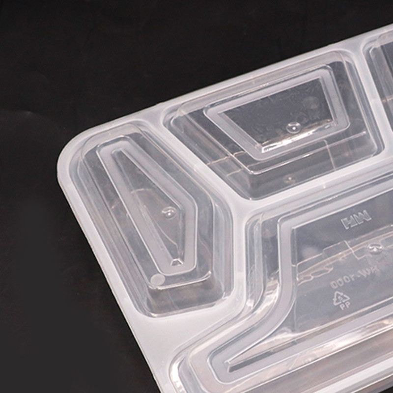 Quattro commestibile del contenitore di alimento della scatola di pranzo di rettangolo del compartimento pp con il coperchio convesso
