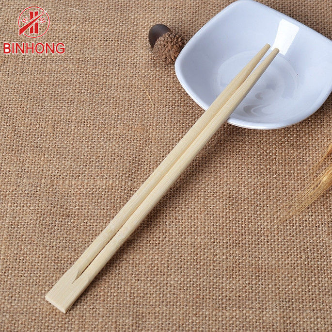 Bastoncini di bambù di Dispossiable dei GEMELLI di 21CM -24CM con la metà imballata con carte per alimento cinese